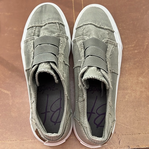 Blowfish Shoes - Blowfish canvas shoes like new sz8